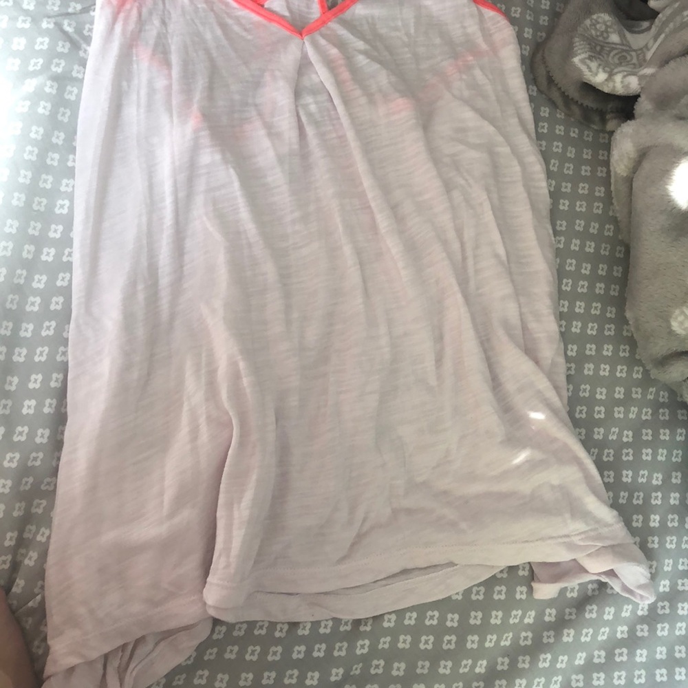 Flowy Tank - Picture 3 of 3